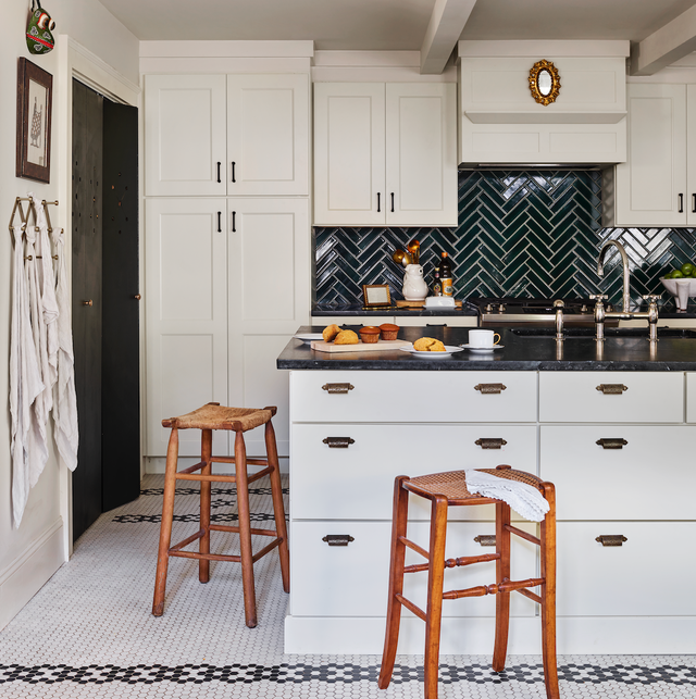 Cabinet hardware sets: Modern, Farmhouse, Traditional & Industrial styles