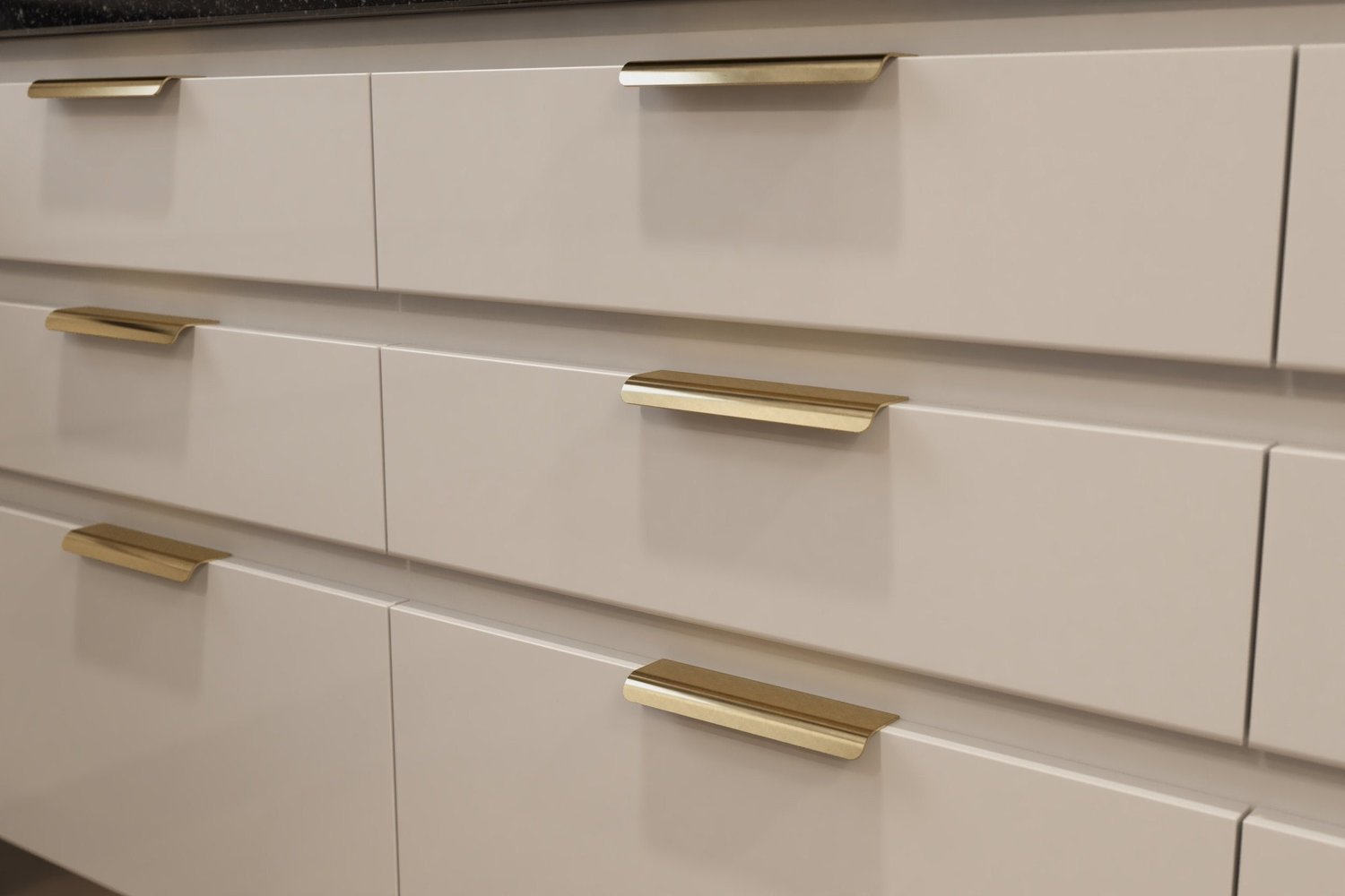 Best Modern Cabinet Pulls for 2026: Matte Black and Brushed Brass