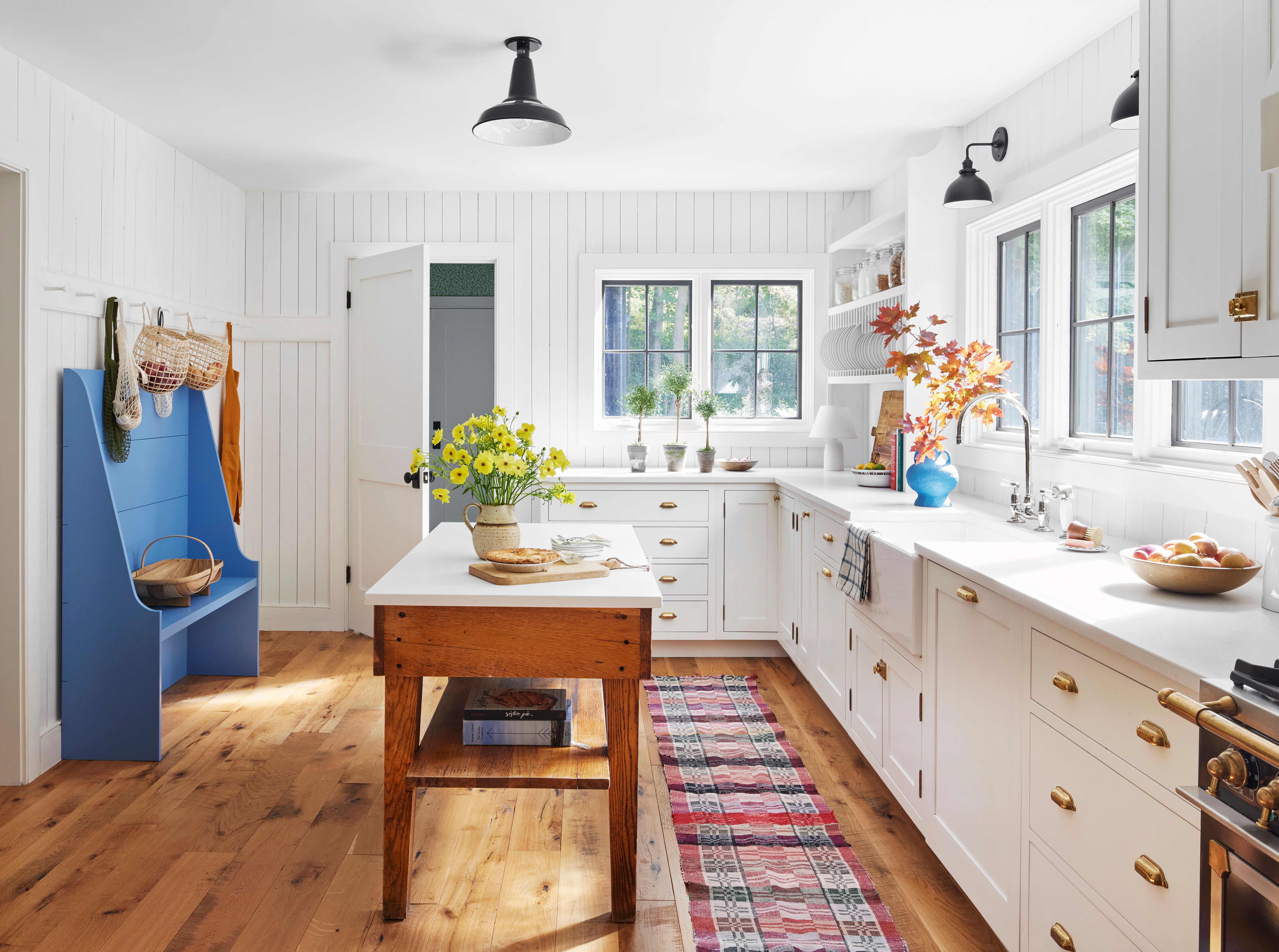 The 2026 Cabinet Hardware Trend Report: Why Brushed Brass and Matte Black Are Dominating Modern Kitchen Design