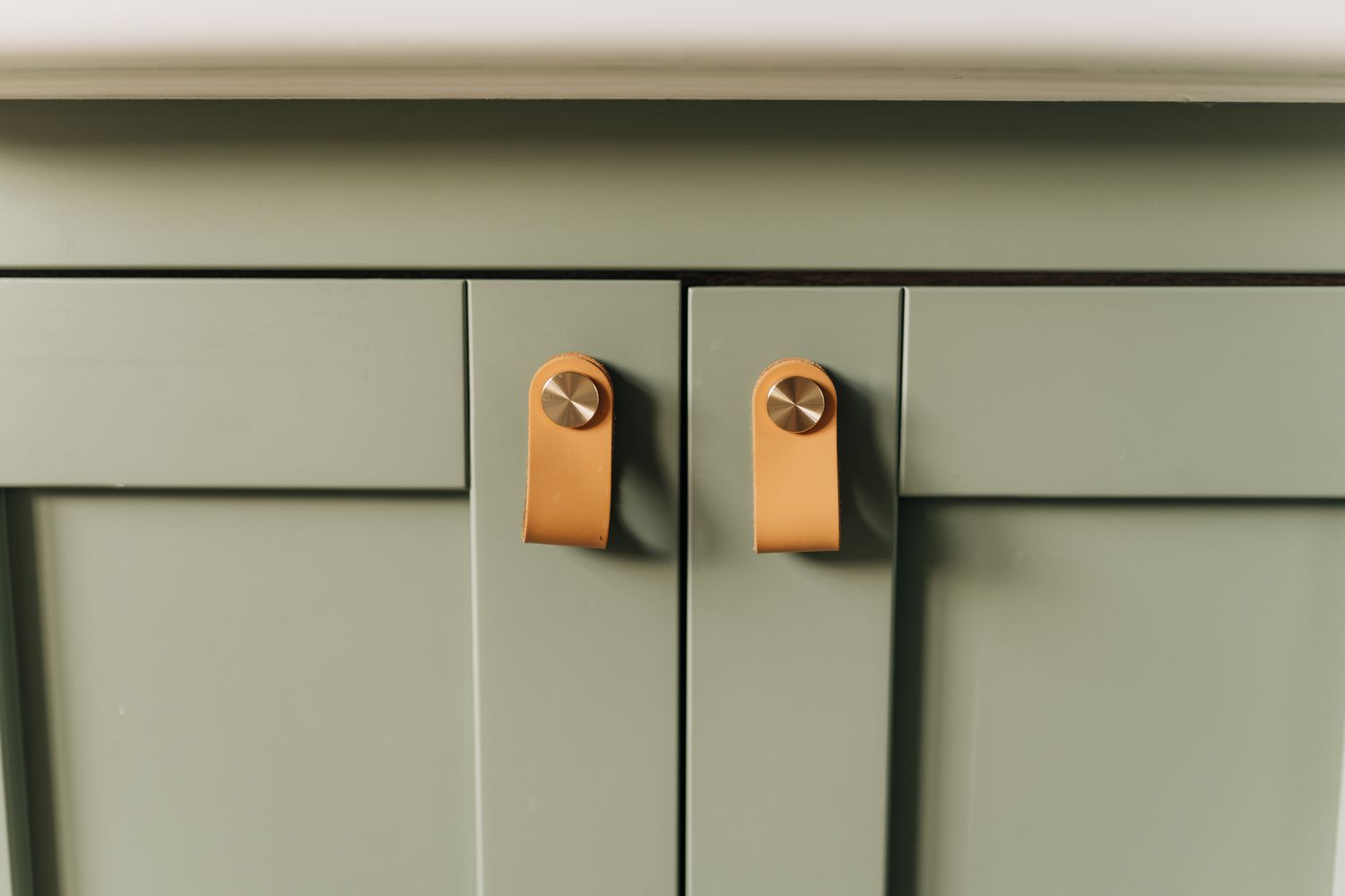 Best Cabinet Pulls for 2026: Matte Black and Brushed Brass Picks